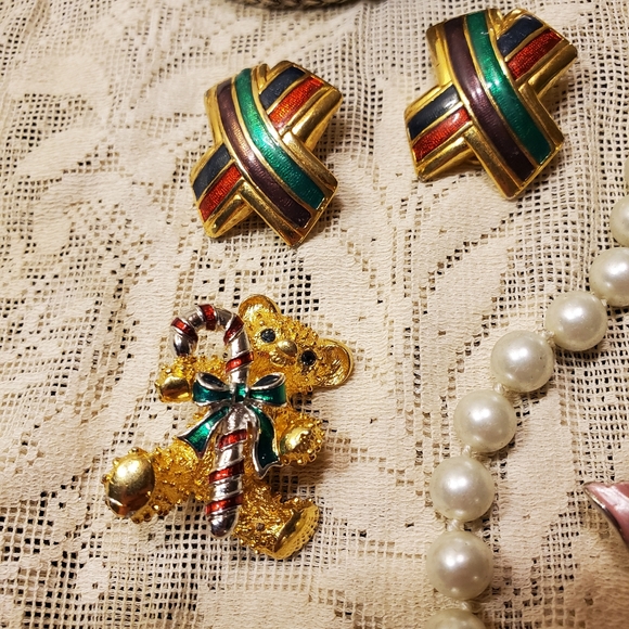 8 pc lot Vintage 90s Gold Premiere Collection Jewelry Brooch Pearl Bracelet y2k - Picture 4 of 11